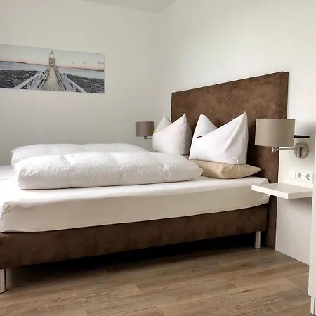 Apart-hotel An Der Golfanlage 3*